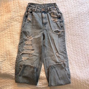 american eagle relaxed mom jeans